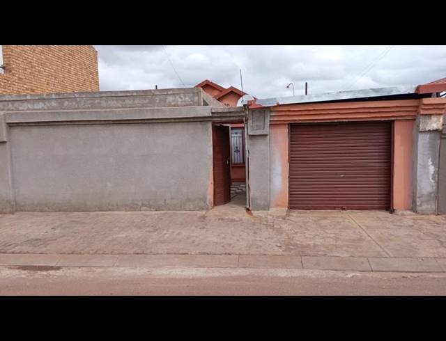 3 BEDROOM HOUSE FOR SALE IN PROTEA NORTH